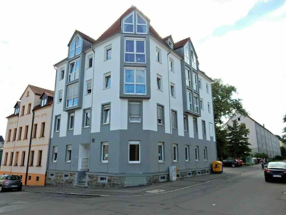 צוויקאו Stilvolle Ferienwohnung Mit Stellplatz Wlan Free Netflix Naehe Bahnhof מראה חיצוני תמונה