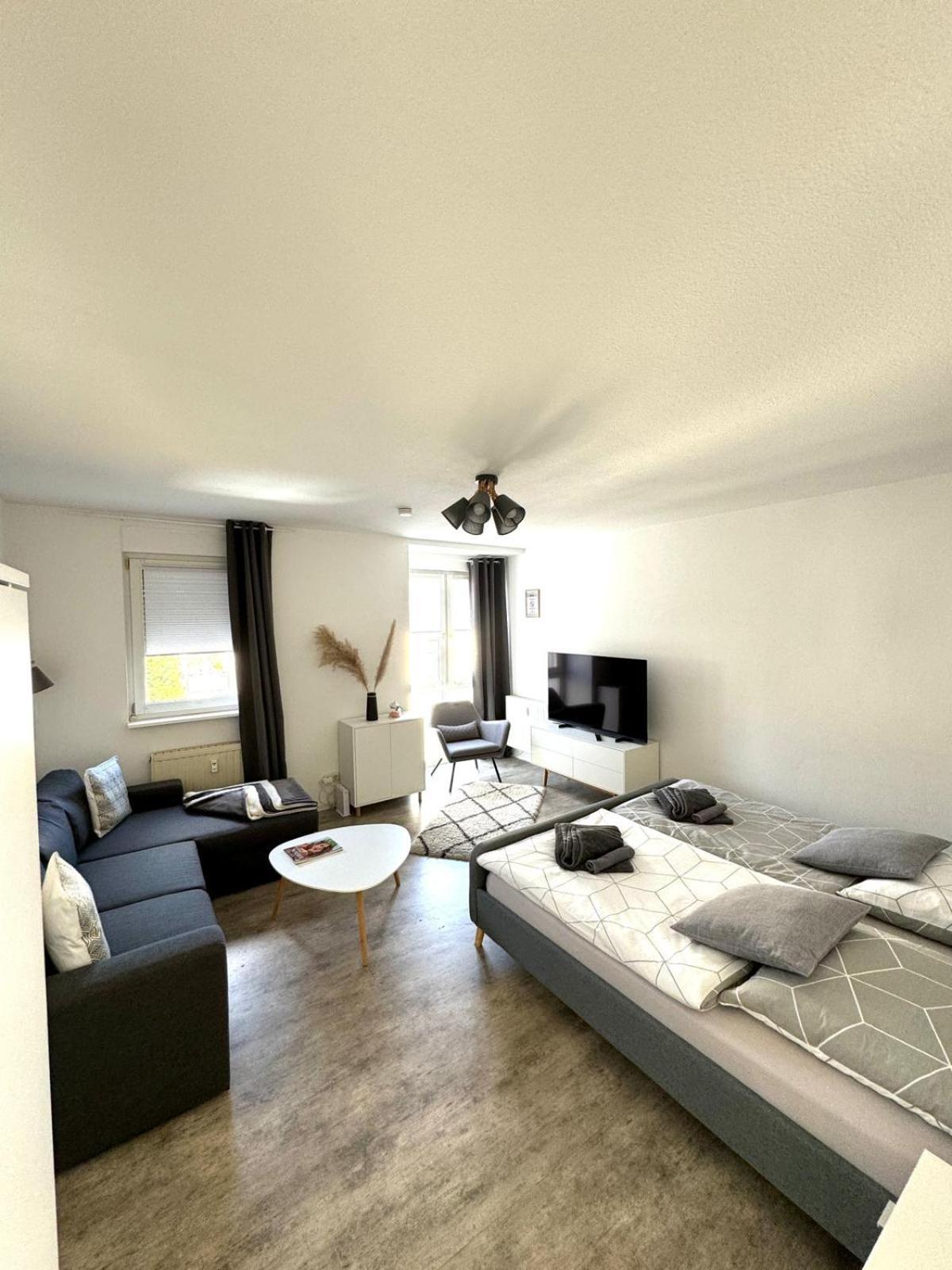צוויקאו Stilvolle Ferienwohnung Mit Stellplatz Wlan Free Netflix Naehe Bahnhof מראה חיצוני תמונה